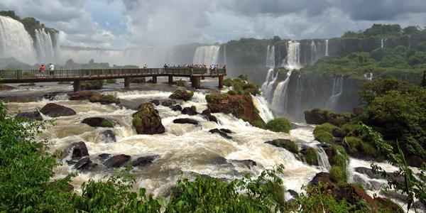 The might Iguassu Falls