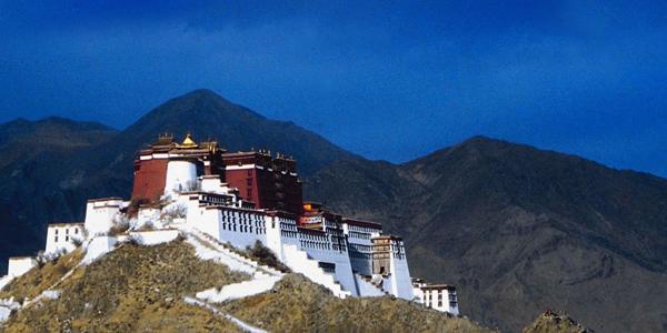 Travel to Potala Palace in Tibet