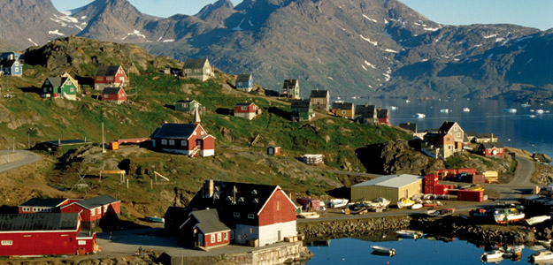 Xvahnx_banner_arctic_greenland_landscape_ammassalik