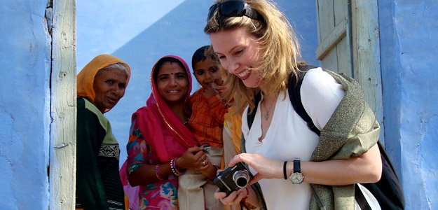 Ahdc_banner_india_woman_pax