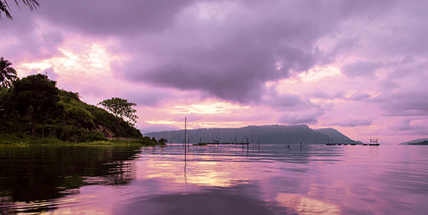 Indonesia-sumatra-lake-shoreline-is-24344986-aesm