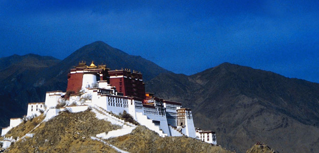 Acta_banner_tibet_monastary