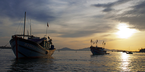 Atic-vietnam%20hoi%20an%20bay%20boats%20sunset-jaymie%20bachiu%202012-img6797%20lg%20rgb