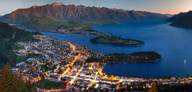Onis-new-zealand-queenstown-city-night-mountain-is-7829970-or-rgb