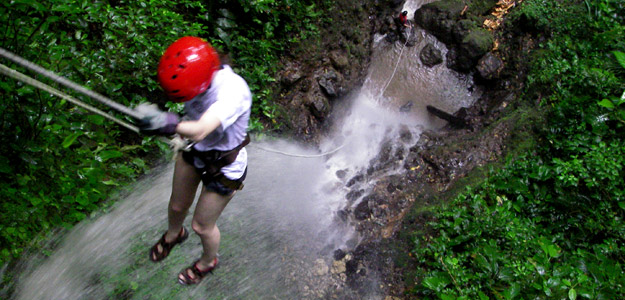 Rcr_banner_costa_rica_activity_waterfall_rapelling