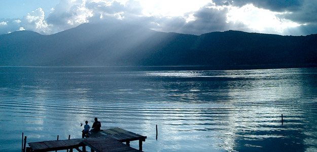 Cnen_banner_nicaragua_lake_people