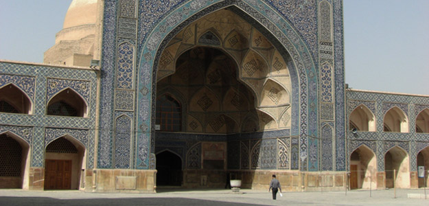 Arir_banner_iran_mosque_