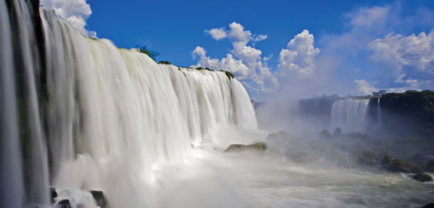 Saib-iguazu-falls