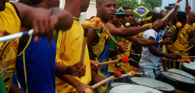 Tszrcn_banner_brazil_drummers