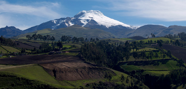 Eia_banner_ecuador_landscape_volcano