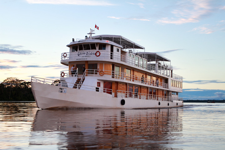 Peruriverboat