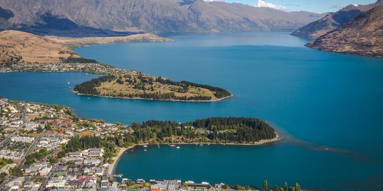 Best of New Zealand: Maori Culture & Mountain Coastlines