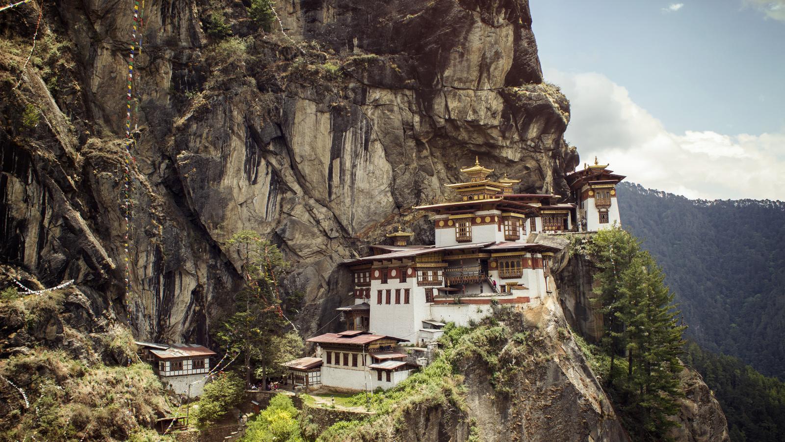 bhutan travel adventures