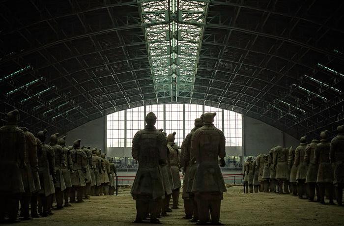 Terracotta warriors standing guard at the Museum of Terra Cotta Warriors and Horses of Qin Shihuang in Shaanxi, China