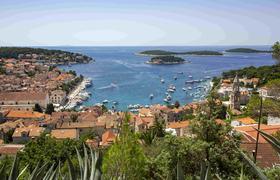 With over a thousand islands on Croatia’s spectacular Dalmatian Coast, here are three of the absolute coolest to discover while sailing