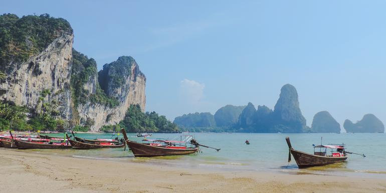 Thailand: Night Markets & Blue Waters tourhub | G Adventures | Thailand: Night Markets & Blue Waters