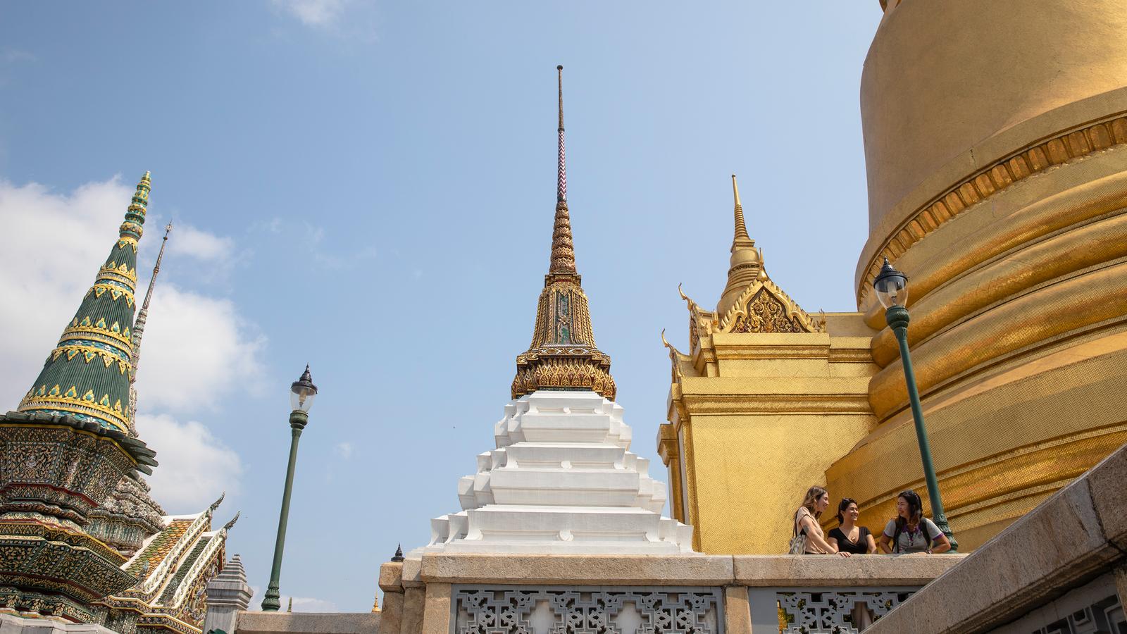 Bangkok to Kuta: Summits & Sunsets