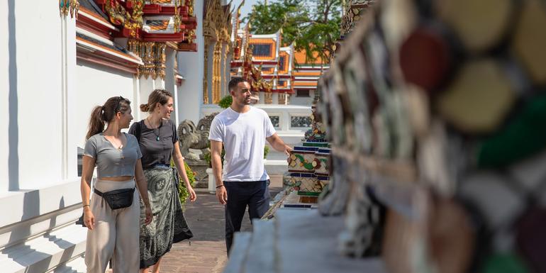 Laos & Thailand: Tuk-Tuks & Thai Curry