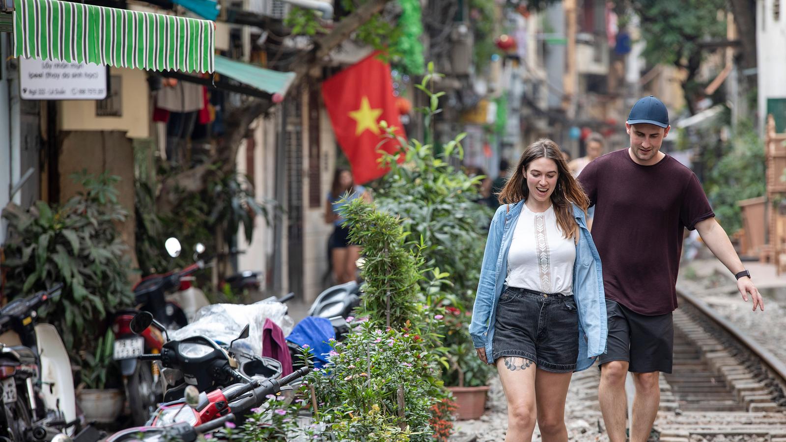 Thailand & Vietnam: Mountains & Coastlines – Plus