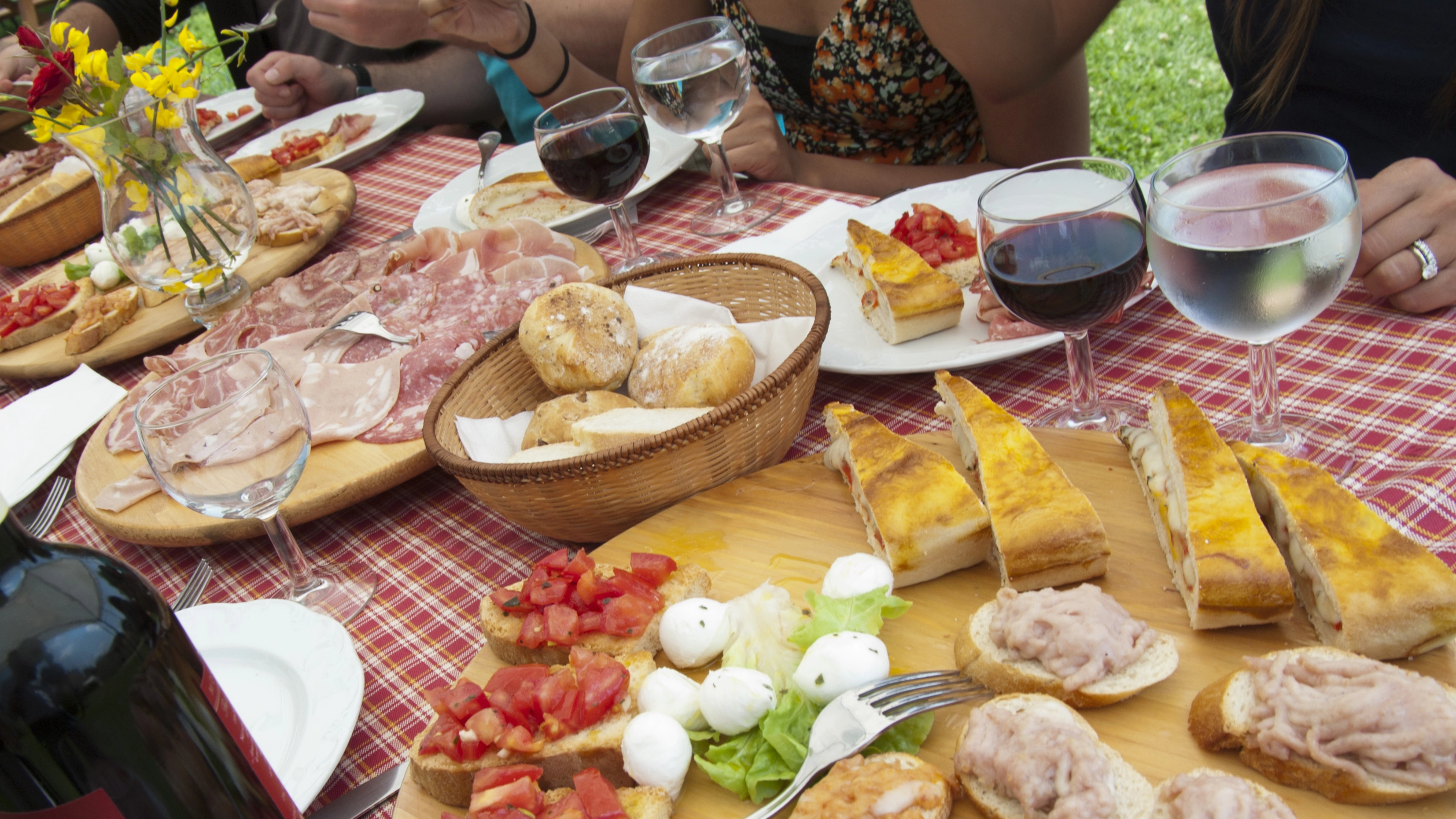 Local Living Italy—Tuscany San Gimignano image