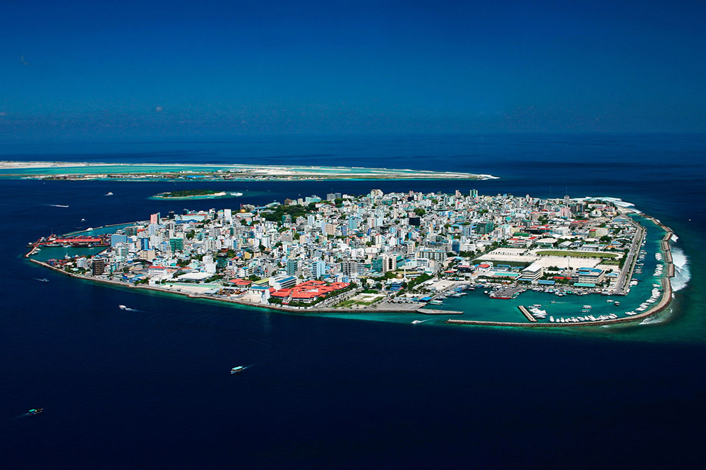 Spend a day in the thrumming Maldivian capital of Malé. Photo courtesy Wiki.