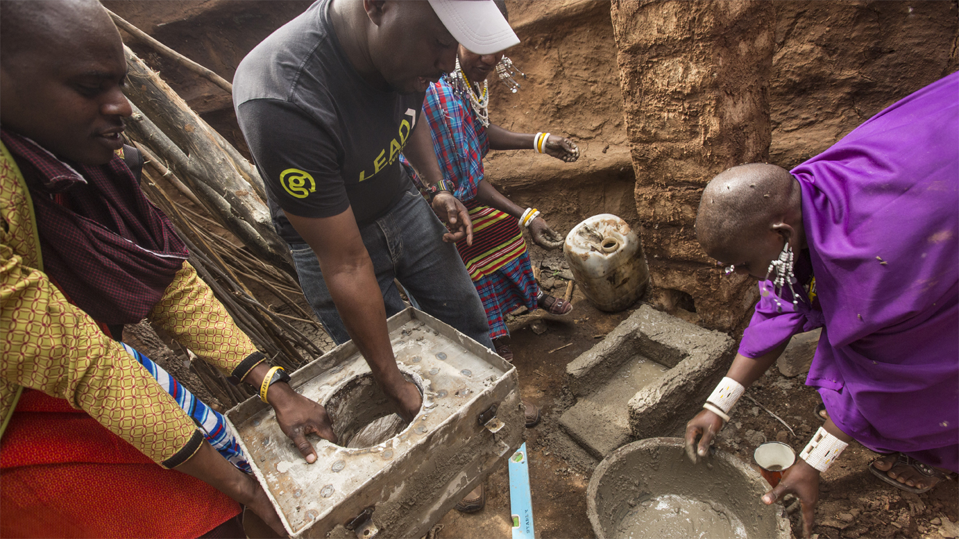 G Adventures has created a community tour that allows travellers to experience both the environment of a boma with and without a clean cookstove.