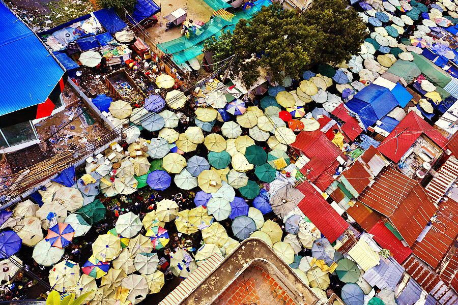 Colourful Phnom Penh. Photo courtesy Roberto T.