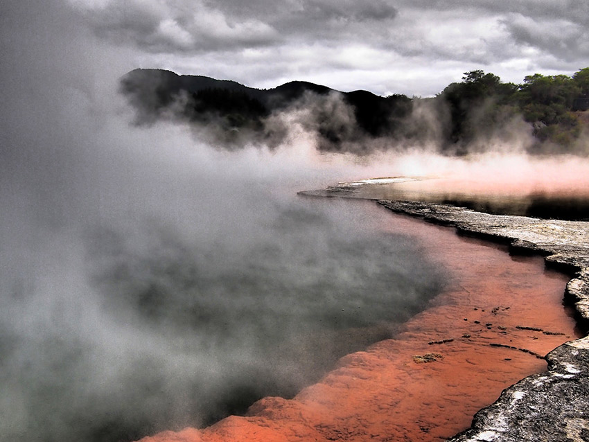 The very active Champagne Pool.