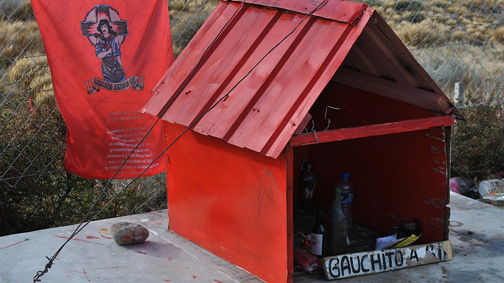 Offerings to Gauchito Gil. Photo courtesy Amy.