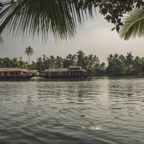 Overnight on a Houseboat